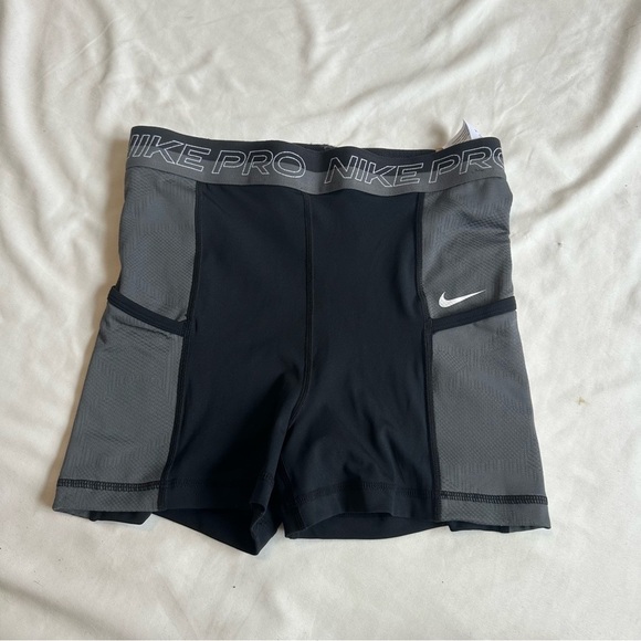 Nike Pro Shorts - Picture 1 of 5